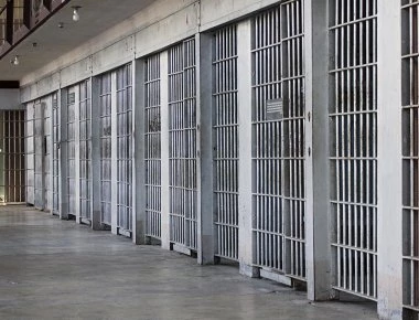 Νέο περιστατικό βίας στις φυλακές Τρικάλων - Κρατούμενος με μαχαίρι κράτησε όμηρο αρχιφύλακα